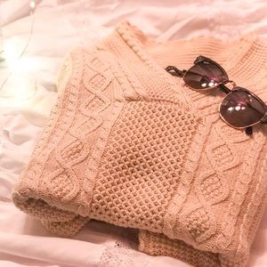 Coffee shop vibe knit sweater || ☕️